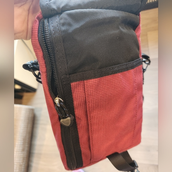 Mountain Equipment Co-op crossbody bag - Picture 2 of 6